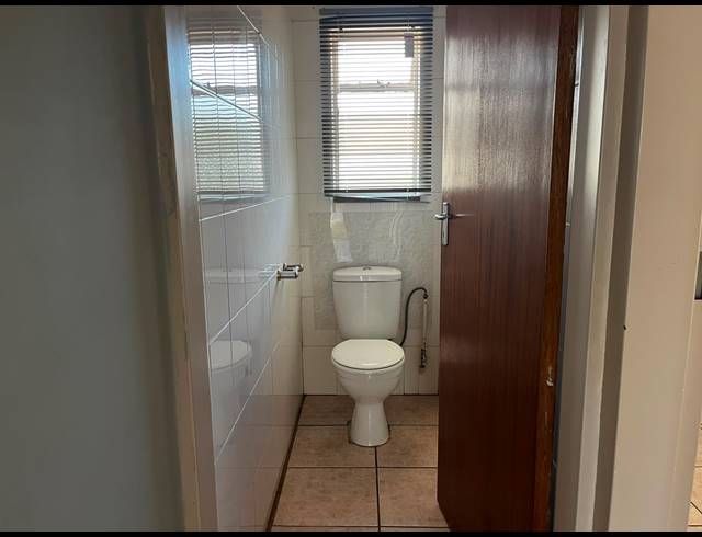 4 BEDROOM FREESTANDING FOR SALE IN FLAMWOOD